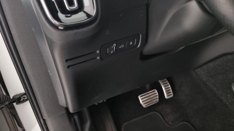 Volvo XC40 T5 Recharge Plug-in Hybrid R-design