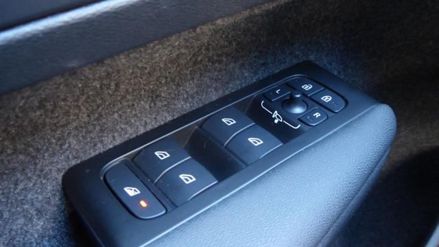 VOLVO XC40 T4 Recharge Plug-in Hybrid automatico Inscription