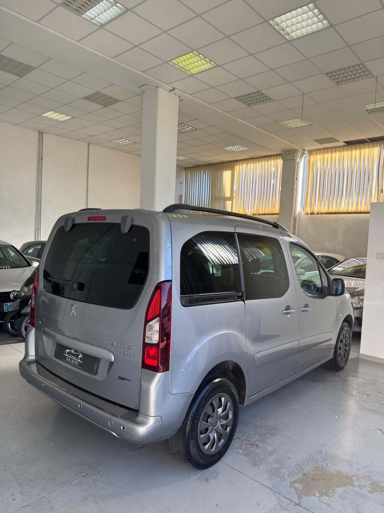 Peugeot Partner Tepee BlueHDi 100 Outdoor