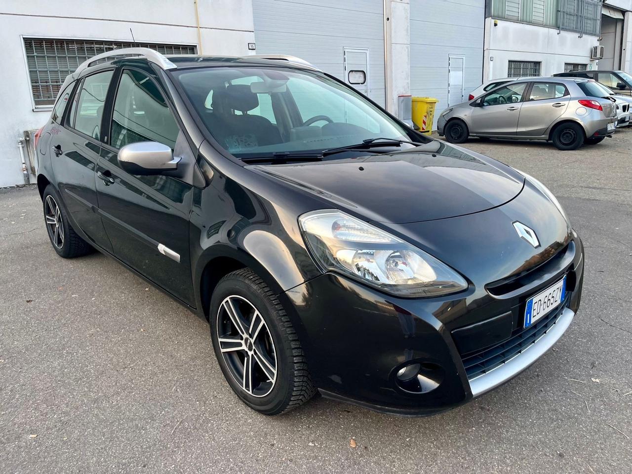 Renault Clio sw 1.2benz 2011 164.000km perfetta