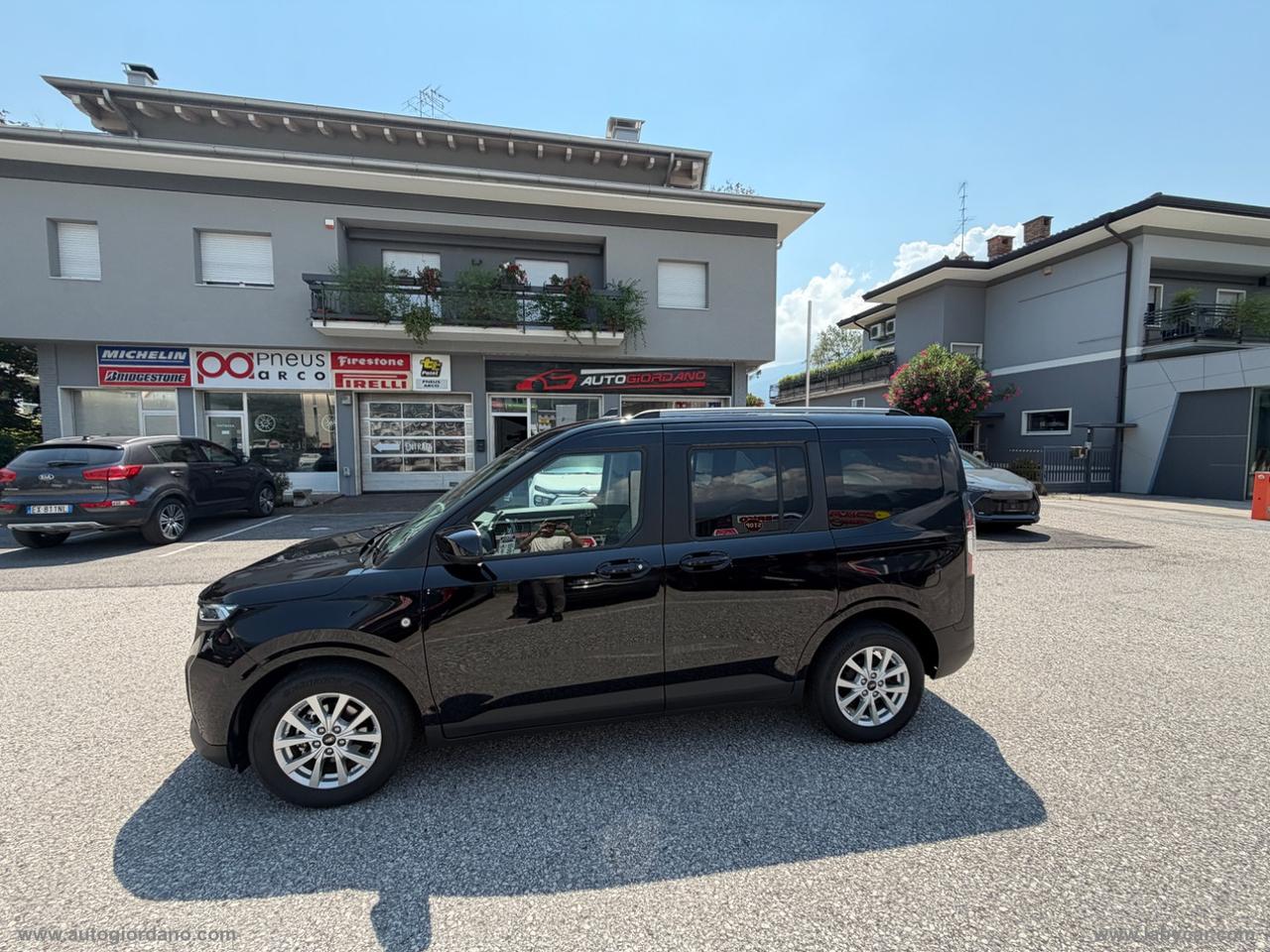 FORD Tourneo Courier 1.0 EcoBoost Titanium