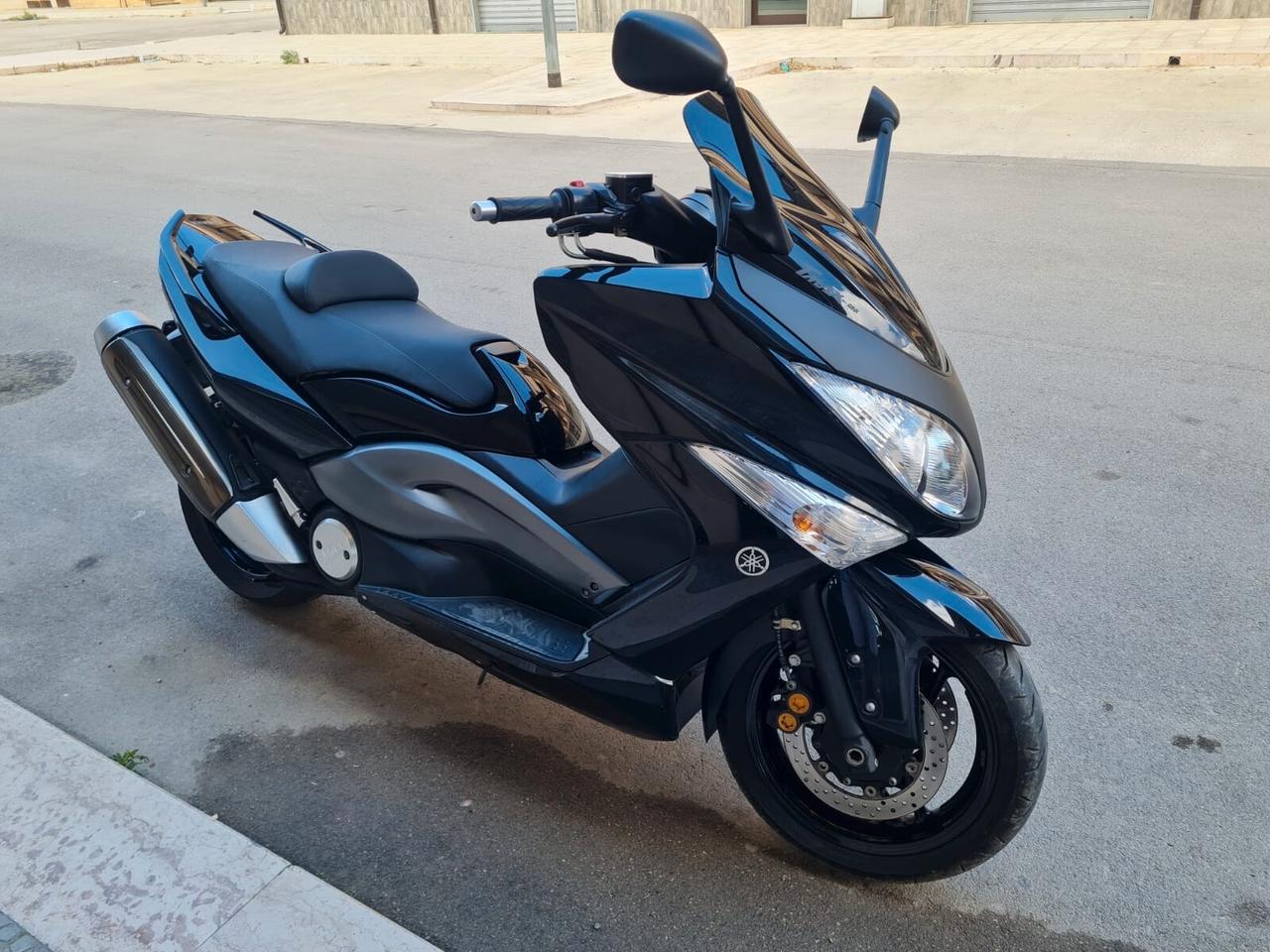 YAMAHA T MAX 500 PARI AL NUOVO