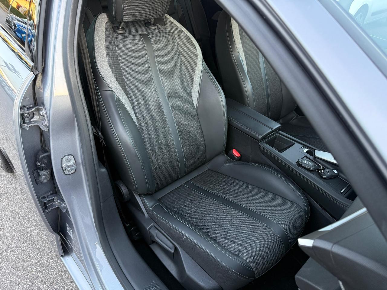 Peugeot 308 Berlina 1.5 130 Cv EAT8 Allure Pack