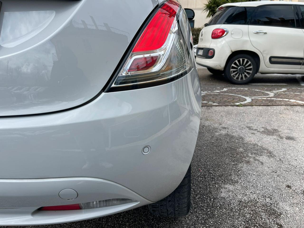 Ypsilon 1.2 69 CV 5 porte GPL Ecochic Gold