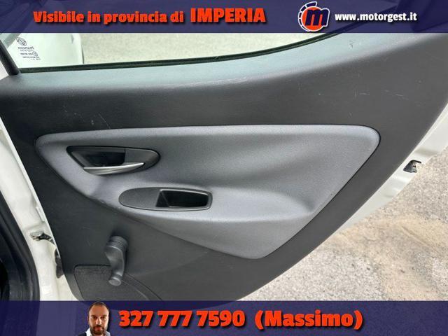 LANCIA Ypsilon 1.2 69 CV 5 porte NEOPATENTATI