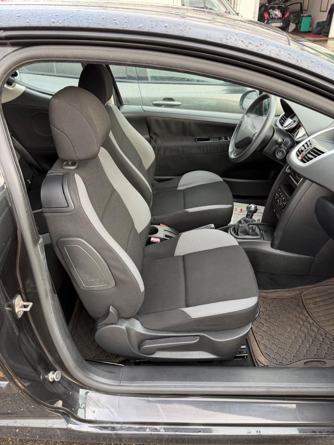 Peugeot 207 1.4 HDi 70CV 5p. X Line