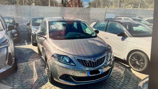 LANCIA Ypsilon 1.0 FireFly 5 porte S&S Hybrid GOLD OK NEOPATENTAT