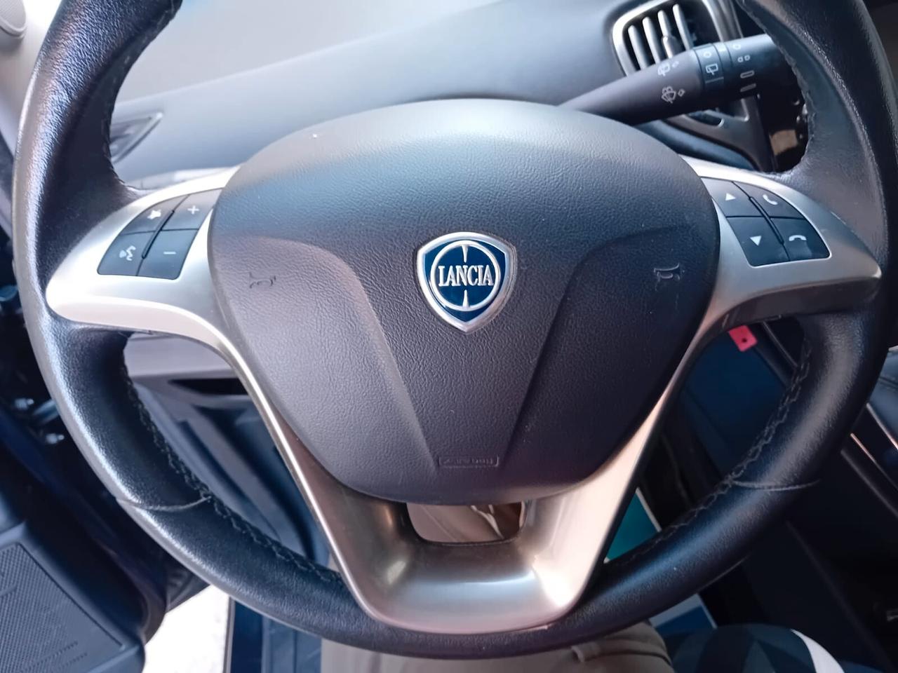 Lancia Ypsilon 1.2 69 CV 5 porte Opening Edition