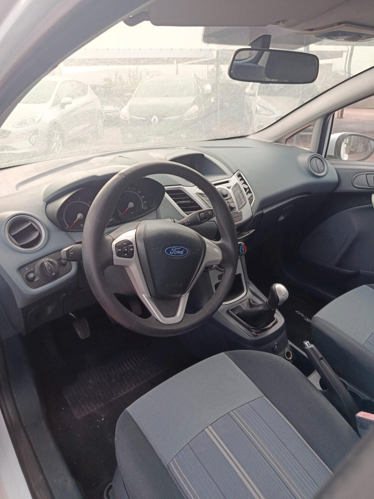 Ford Fiesta 1.4 5 porte Bz.- GPL Titanium