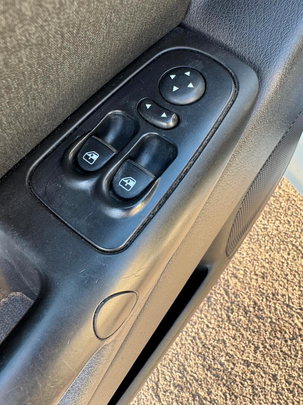 Lancia Ypsilon 1.2 BENZ 60CV ORO NEOPATENTATI 2010