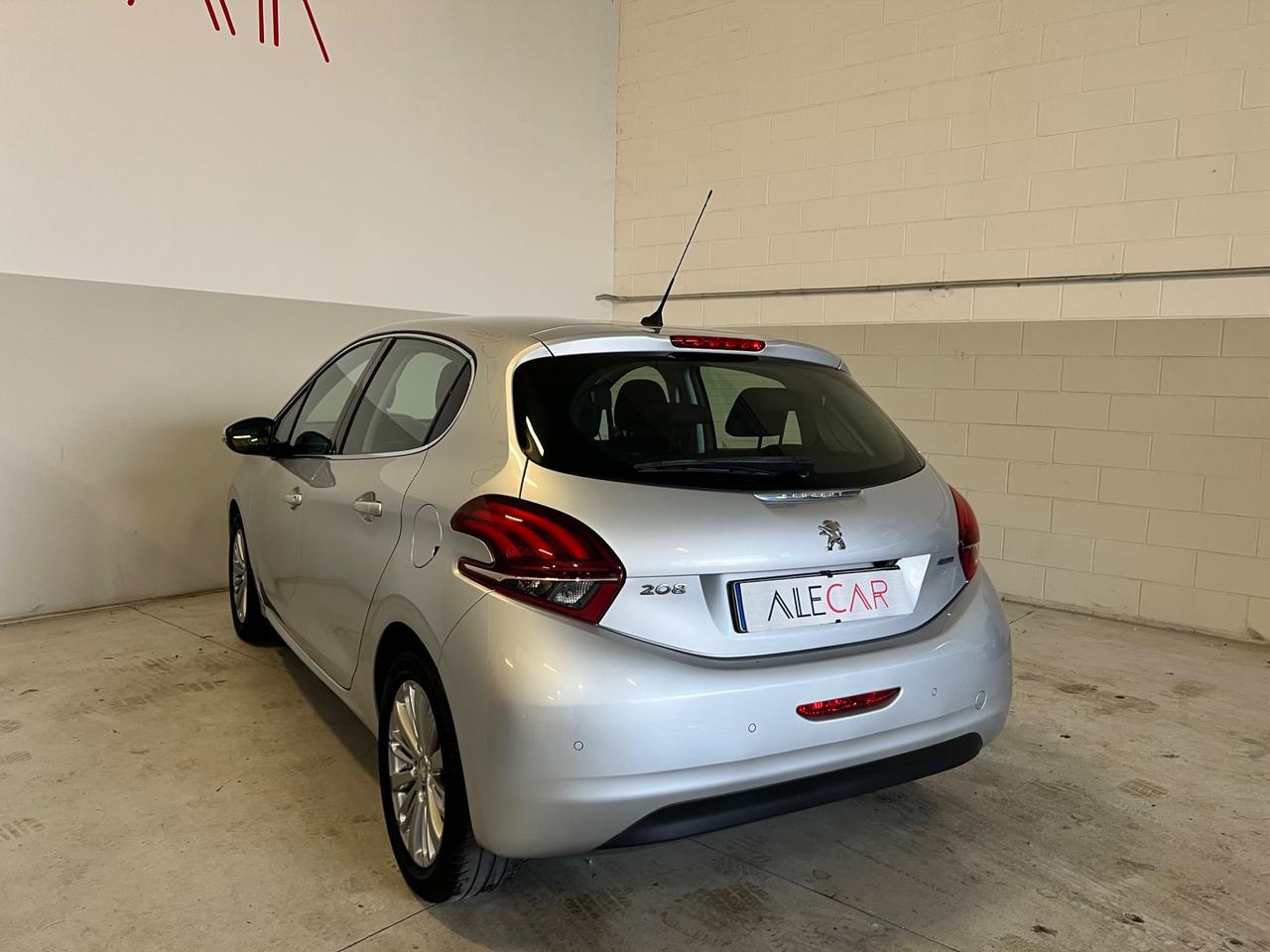 Peugeot 208 PureTech 82 5 porte Allure