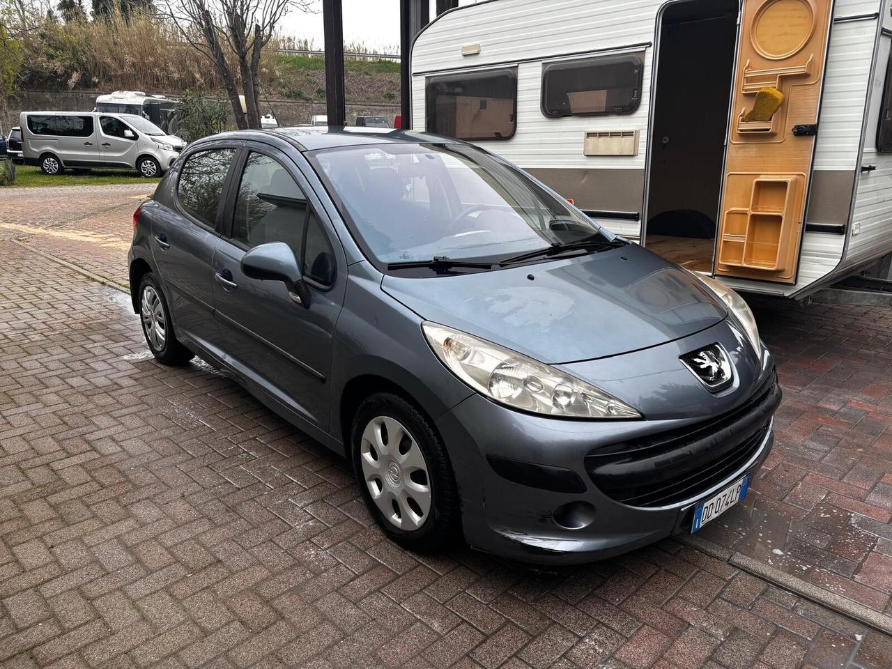 Peugeot 207 1.4 HDi 70CV 5p. ONE Line IDONEA PER NEOPATENTATI PERMUTABILE