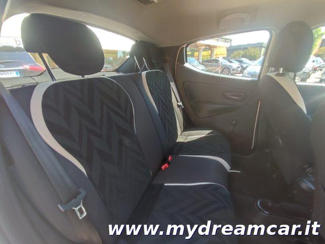 LANCIA Ypsilon 1.2 69 CV 5 porte Platinum