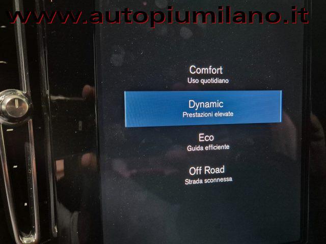VOLVO XC40 B4 AWD Geartronic R-design