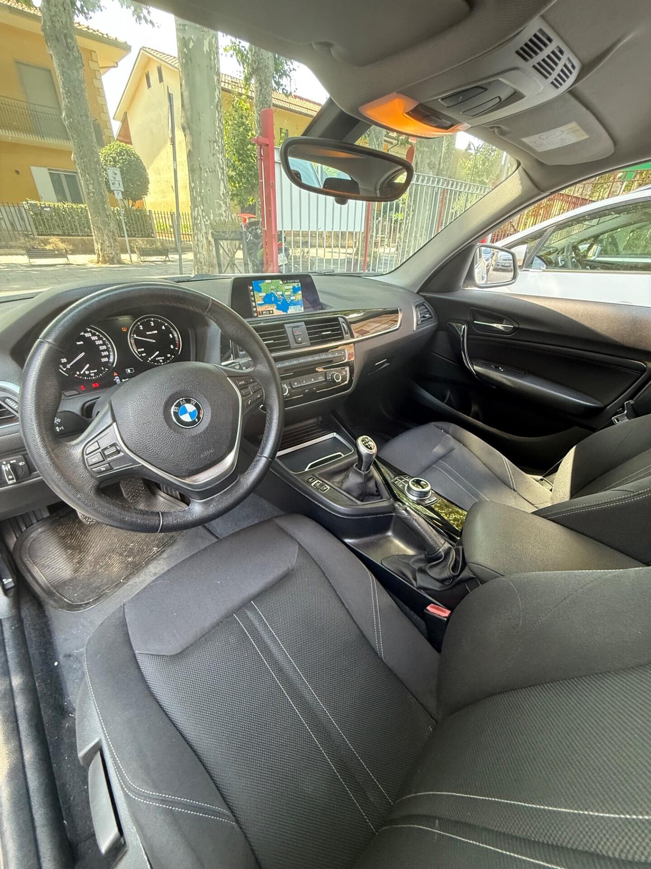Bmw 116 116d 5p. Urban