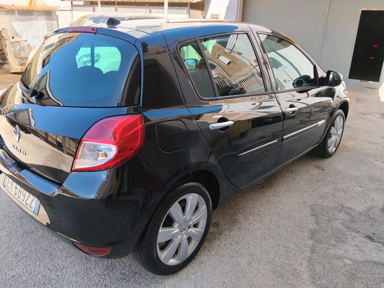 Renault Clio 1.2 16V 5 porte Dynamique