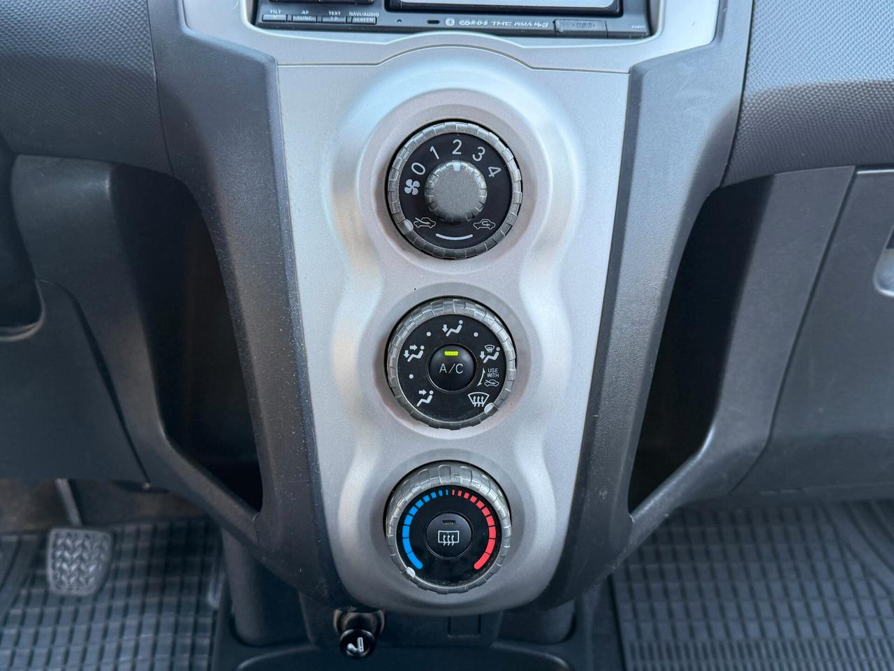 Toyota Yaris 1.3 87CV 5Porte *Navi - 2008