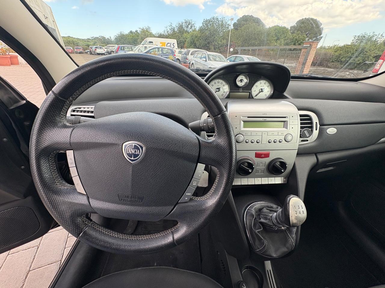 Lancia Ypsilon 1.2 Oro Neopatentati