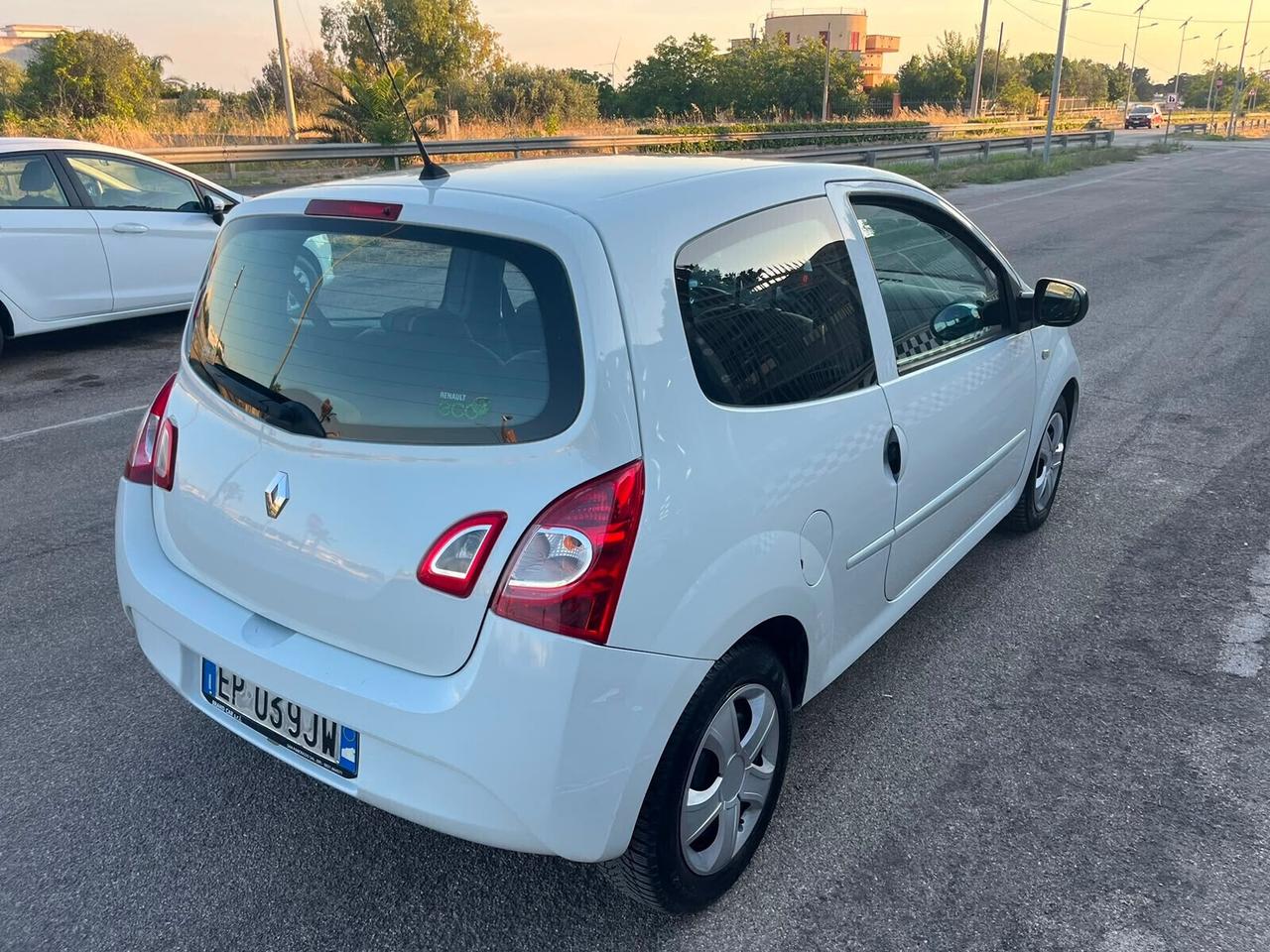 Renault Twingo 1.2 Live - 2012