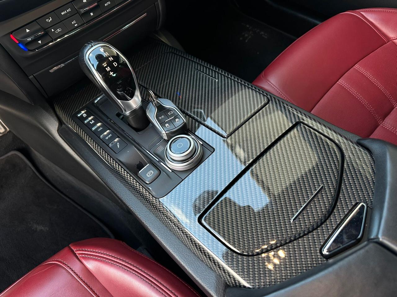 Maserati Ghibli V6 430 CV Q4 Gransport