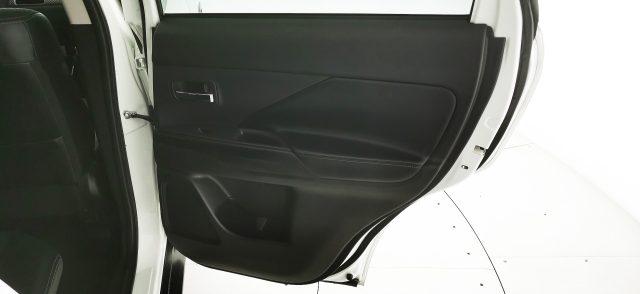 MITSUBISHI Outlander 2.2 DI-D 4WD Instyle 5p.
