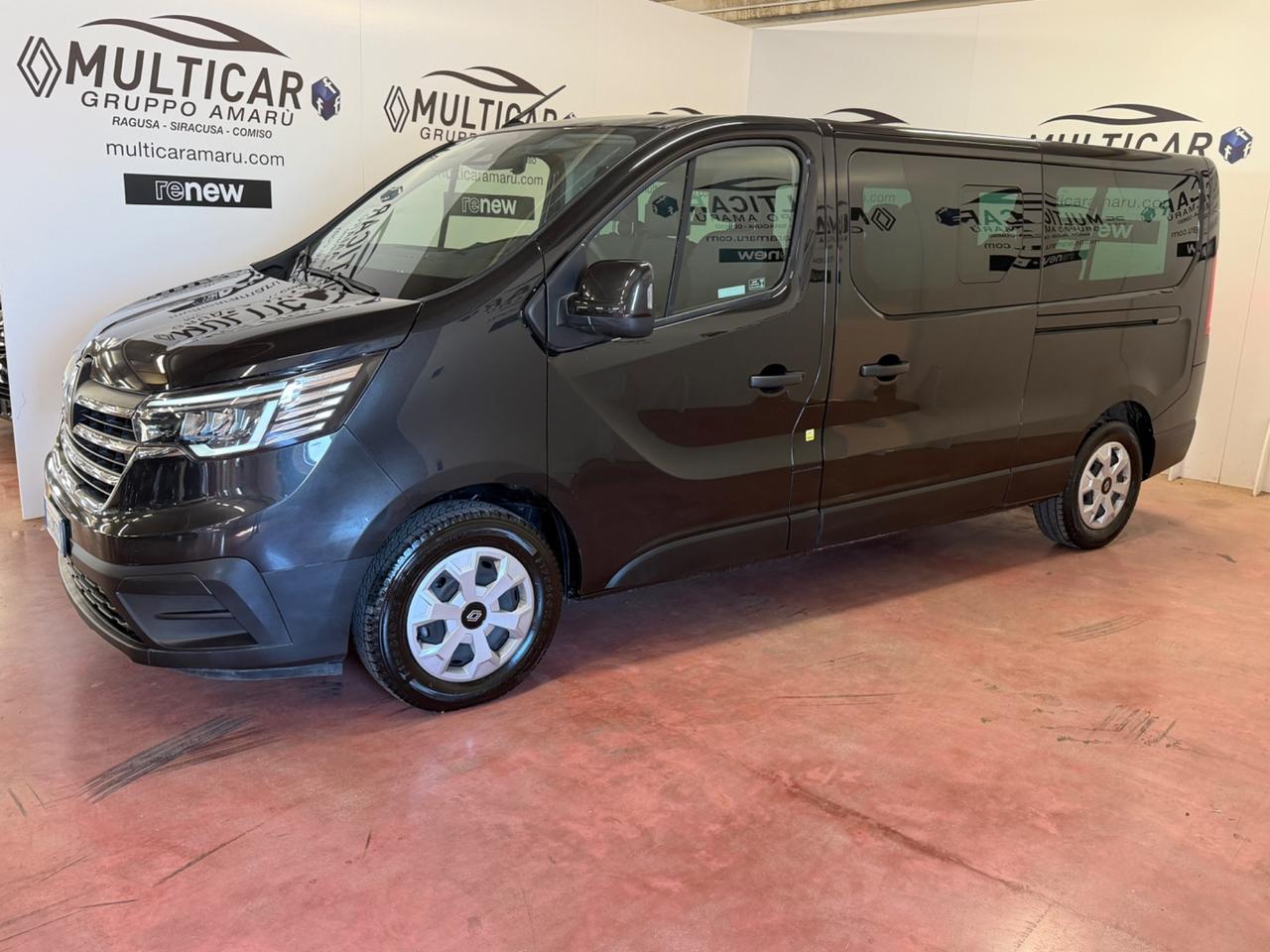 Renault Trafic passenger 9 Posti L2
