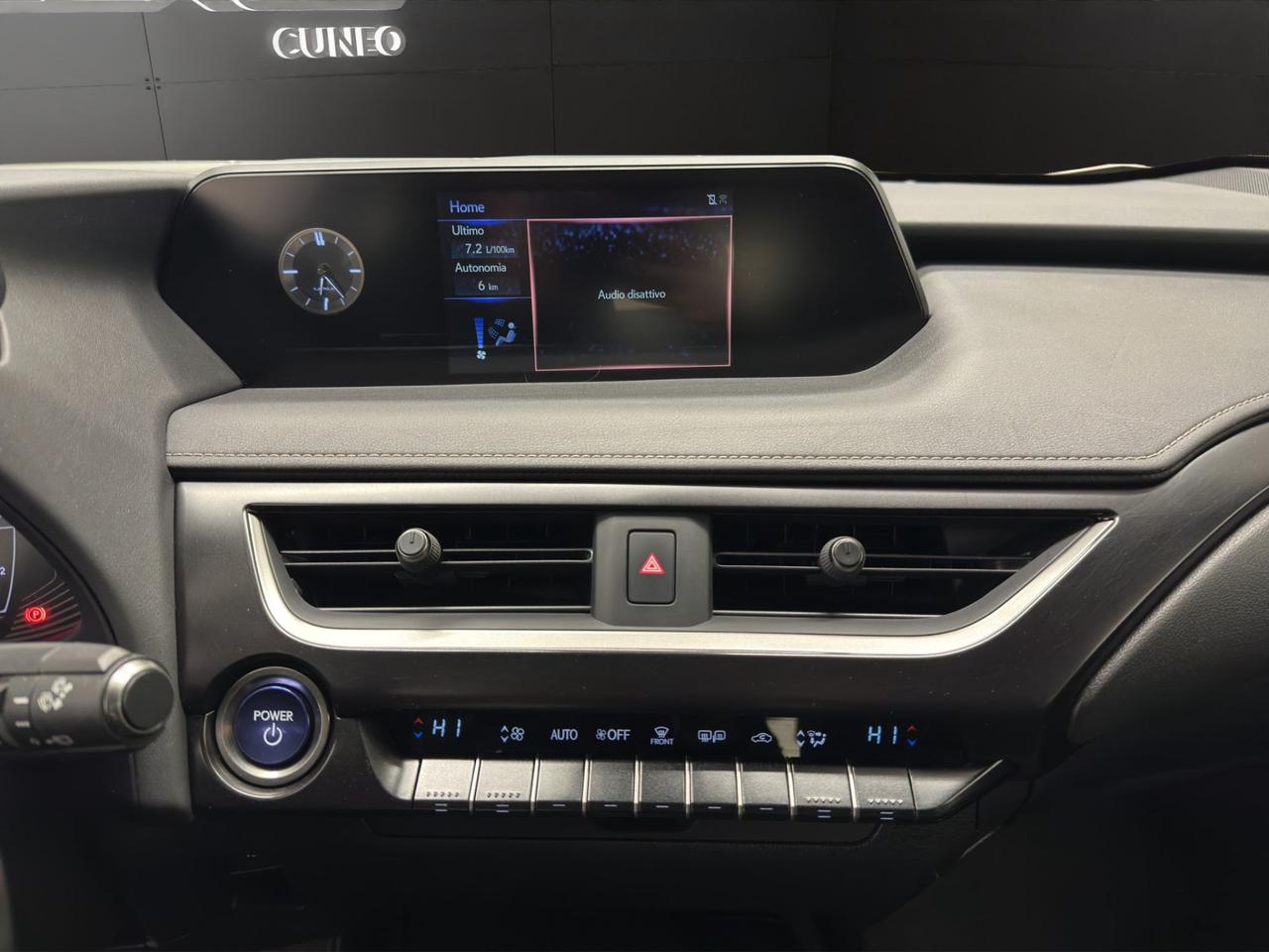 Lexus UX 250h 2.0 Executive 2wd cvt my22