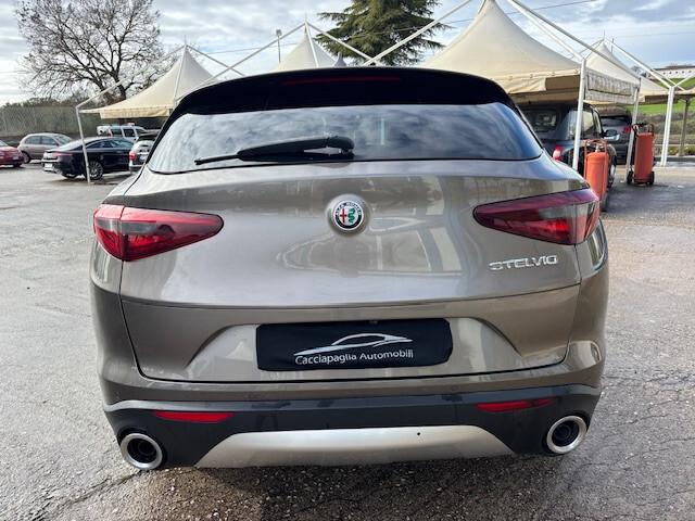 Alfa Romeo Stelvio 2.2 Turbodiesel 180 CV AT8 Q4 Executive