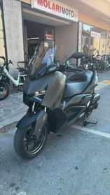 Yamaha X-Max 125 colorazione Tech Kamo