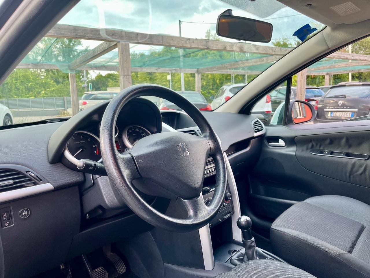Peugeot 207 Plus 1.4 gpl con 65.000km!
