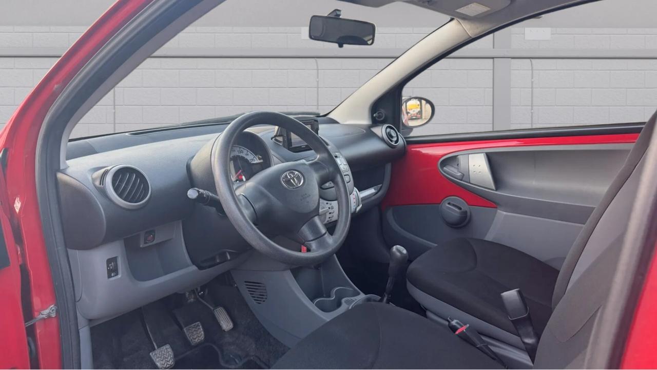 Toyota Aygo 1.0 12V VVT-i 3 porte Now Connect
