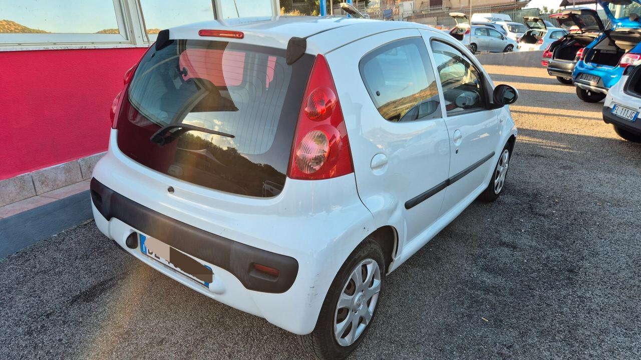 Peugeot 107 1.0 68CV 5p. Sweet Years 2Tronic