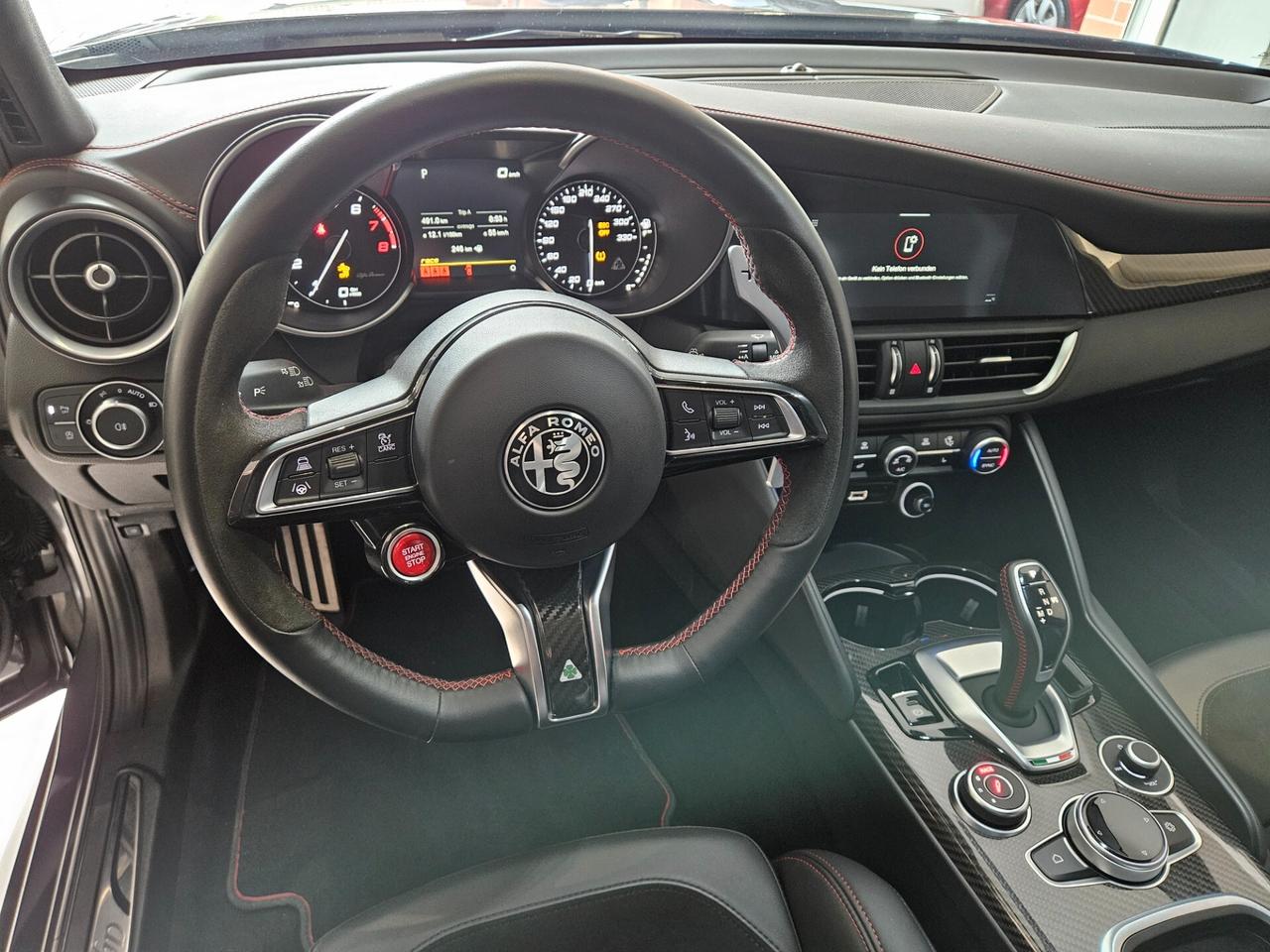 Alfa Romeo Giulia 2.9 V6 Bi-Turbo AT8 Quadrifoglio