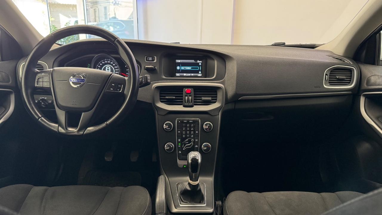Volvo V40 D2 Momentum 2.0 120 Cv-2016
