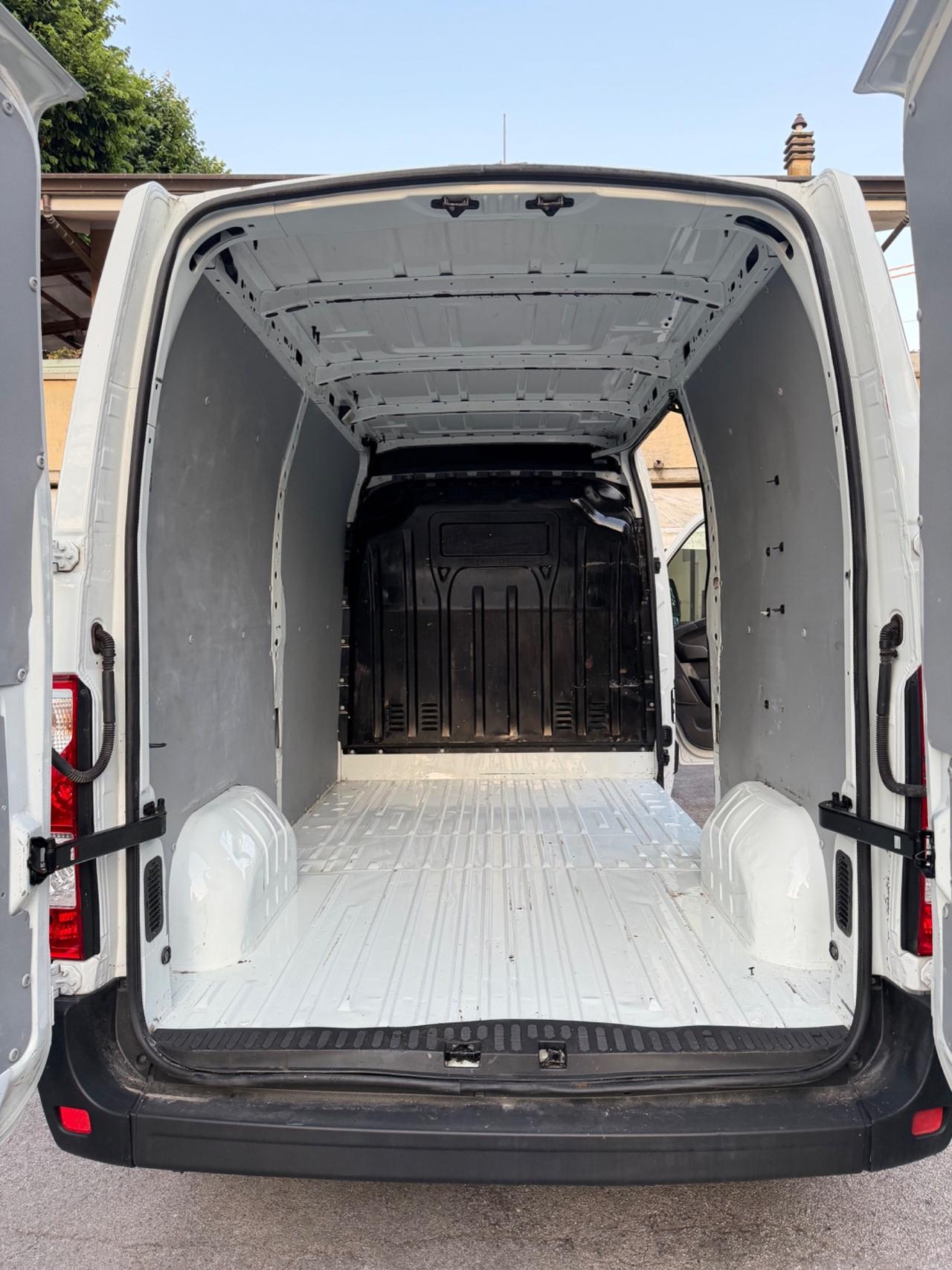Renault Master 2.3 dci T53