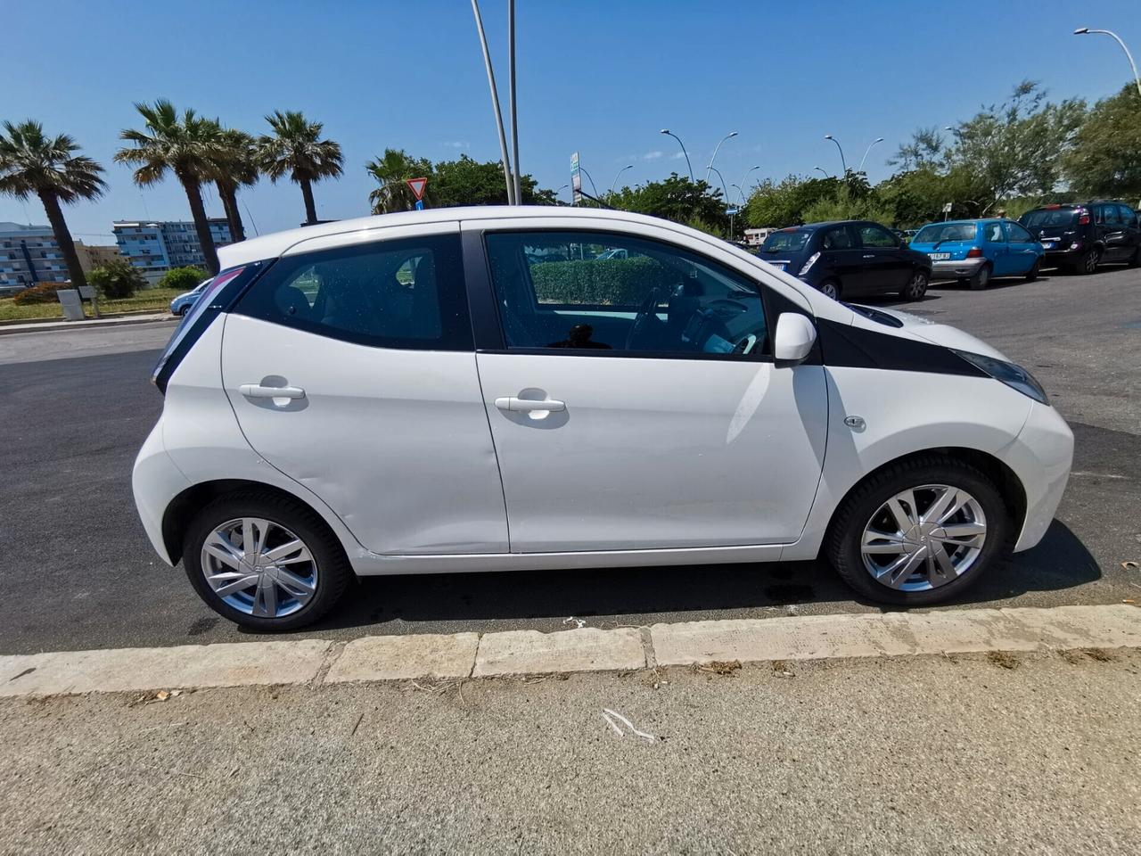 Toyota Aygo 1.0 VVT-i 69 CV 5 porte x-cool 10/2014