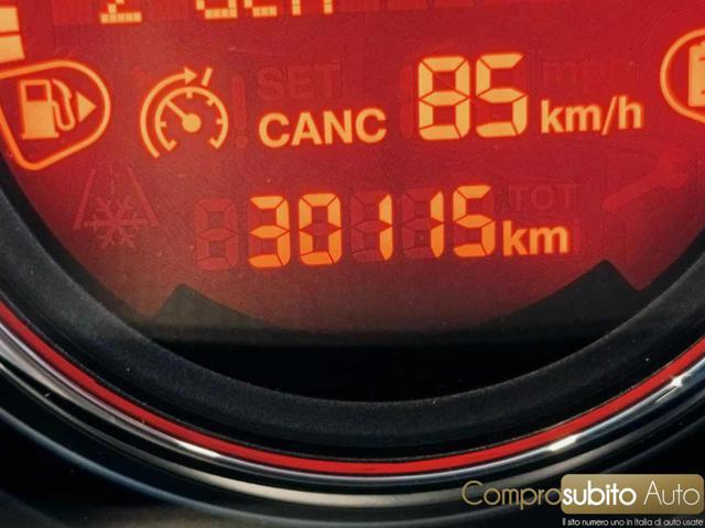 FIAT 500 1.0 Hybrid Red