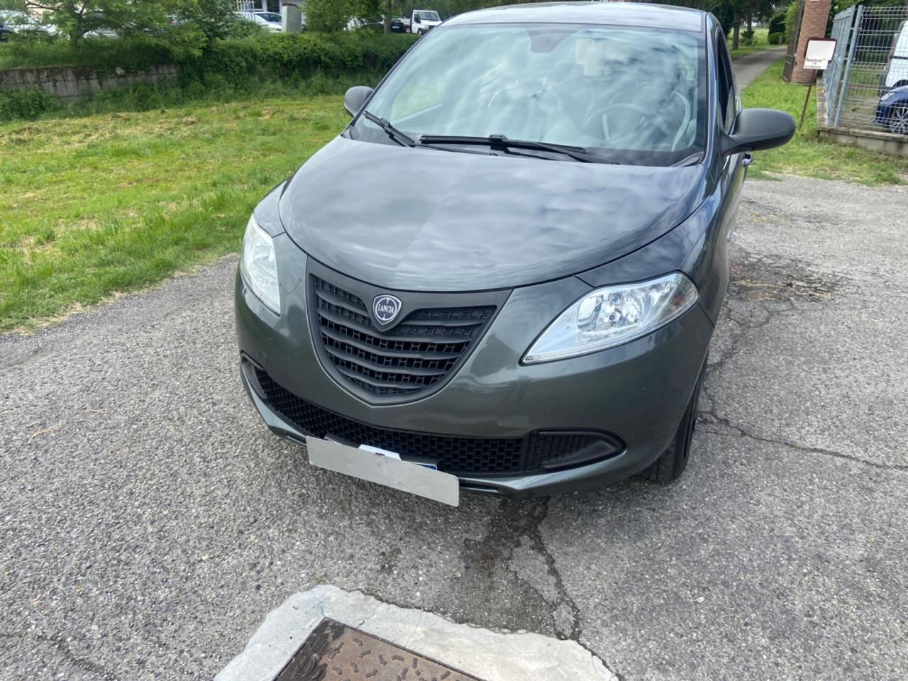 Lancia Ypsilon 0.9 TwinAir 85 CV 5 porte Metano Ecochic Elle