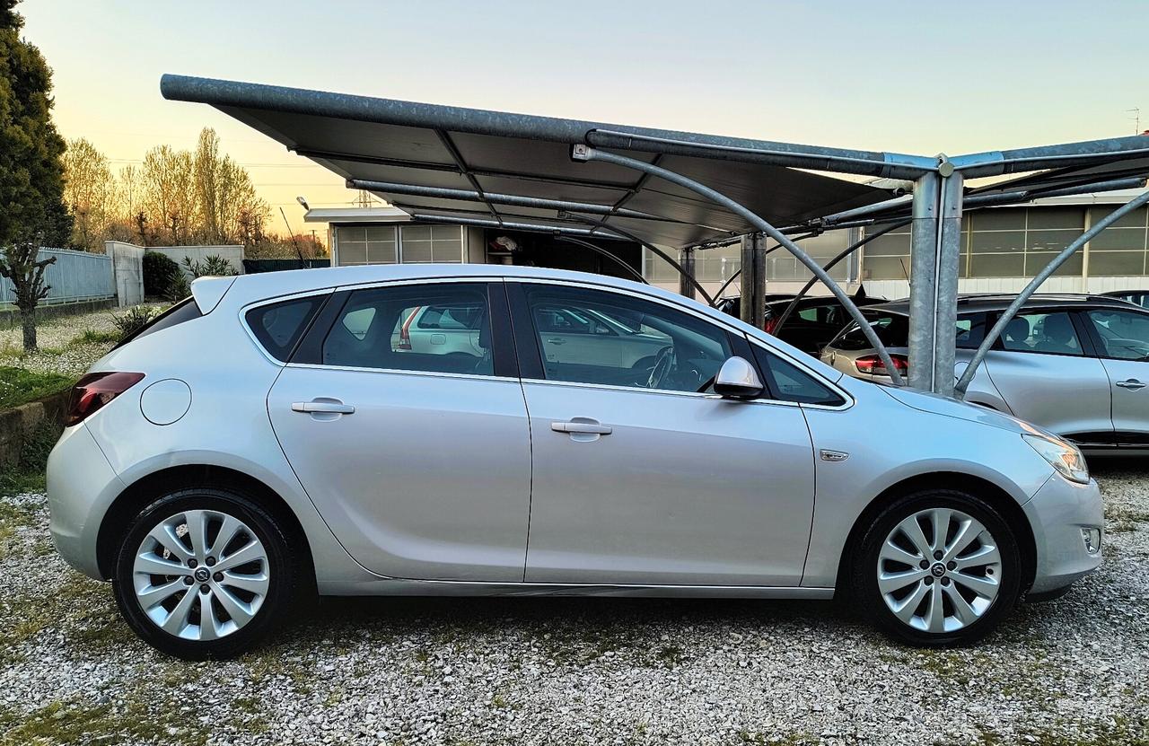 Opel Astra 1.3 CDTI 95CV 5 porte Cosmo