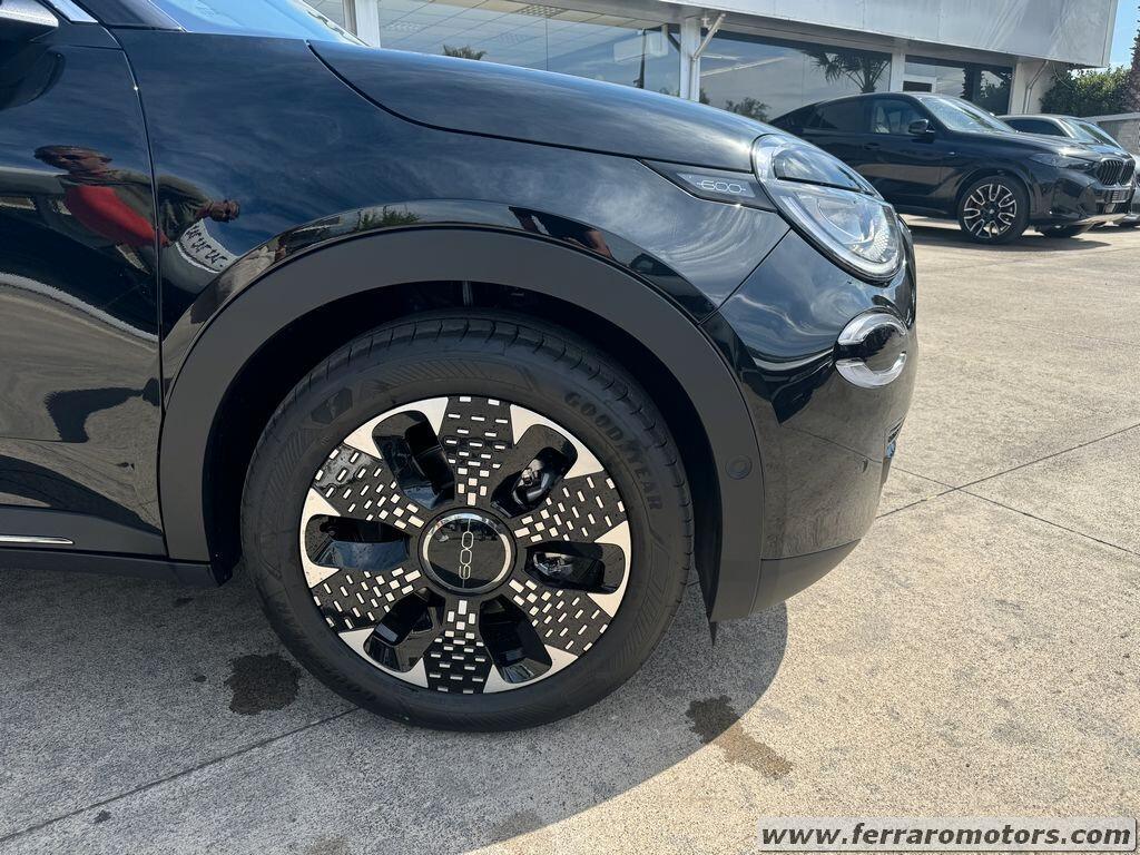 Fiat 600 Hybrid km0 iva esposta pronta consegna