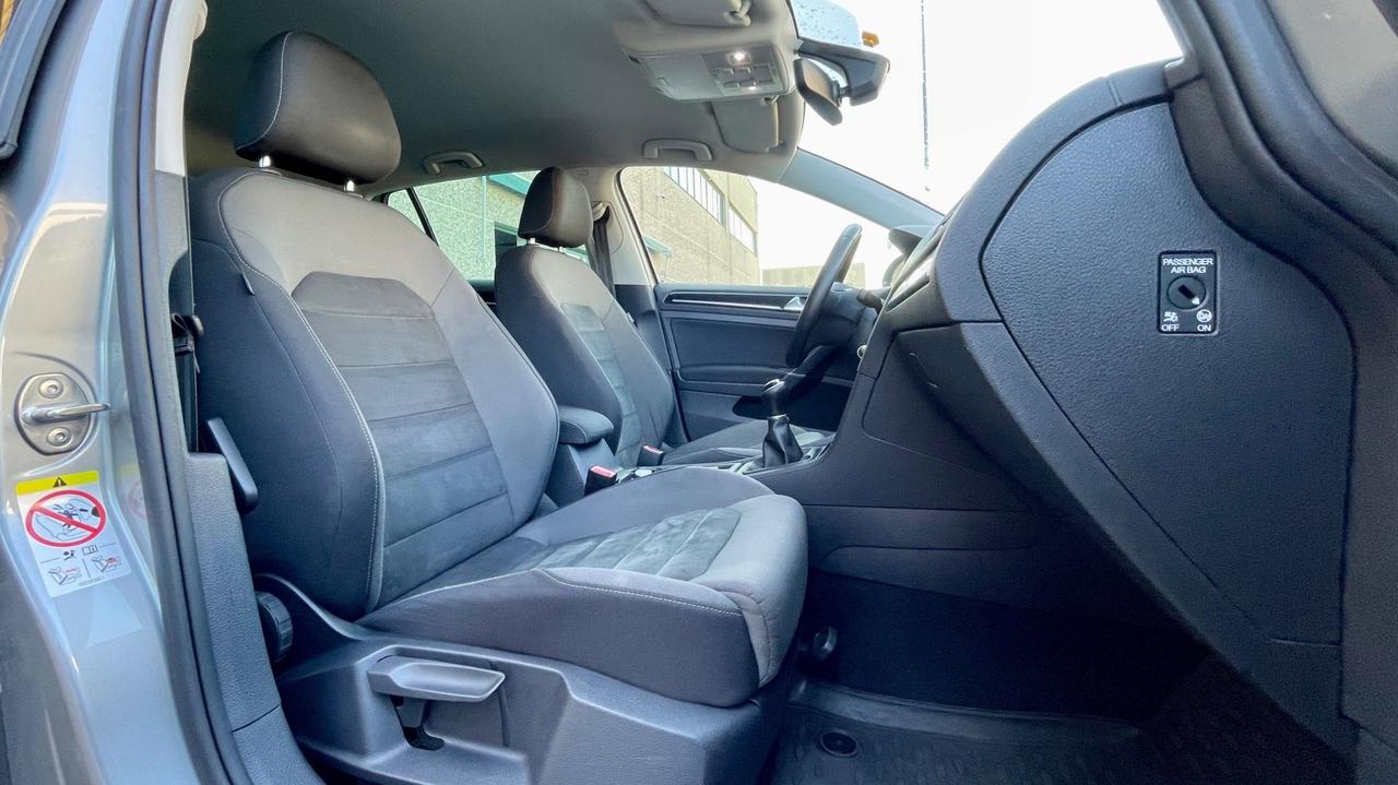 VOLKSWAGEN GOLF 1.6 TDI EXECUTIVE BLUEMOTION TECHNOLOGY 116CV - VIRTUAL COCKPIT, CARPLAY, NEOPATENTATI
