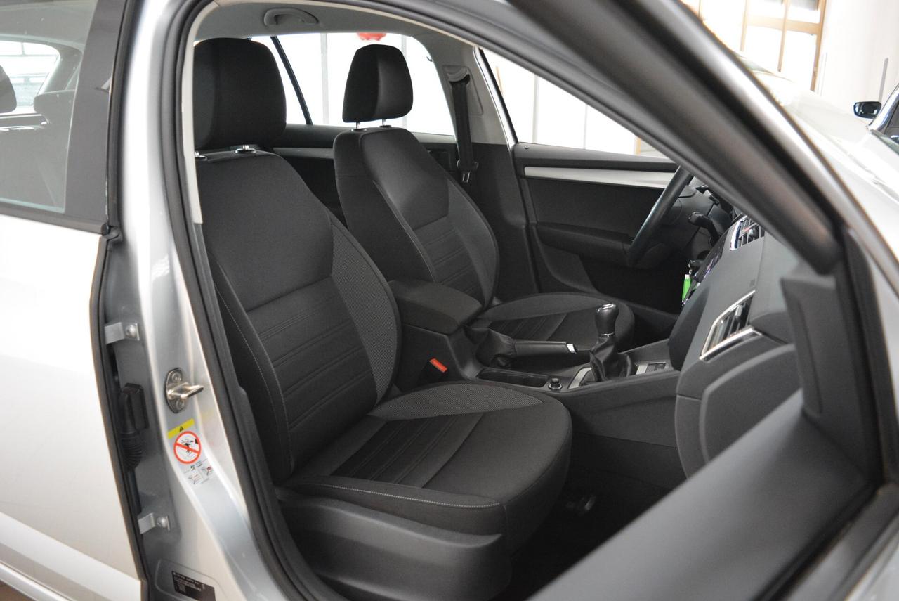 Skoda Octavia 1.6 TDI SCR 115 CV Wagon Executive DAB Navi