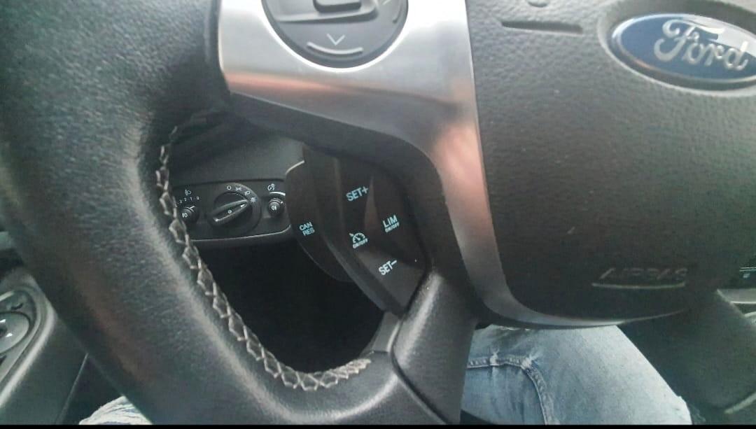 Ford Kuga 2.0 TDCI 150CV 4WD Powershift Titanium x