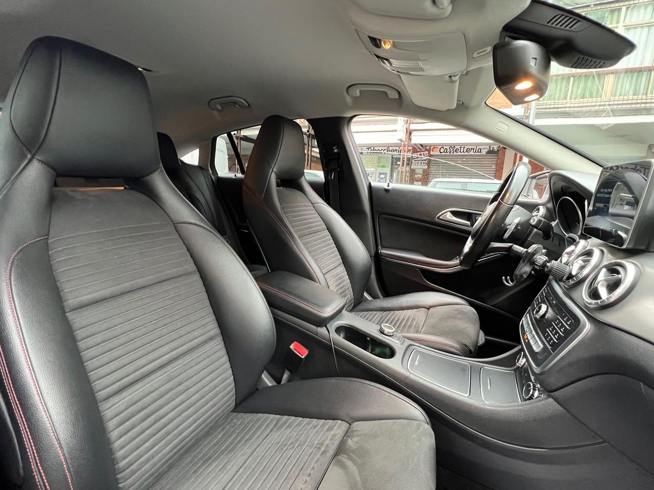 Mercedes-Benz CLA 200 D Premium