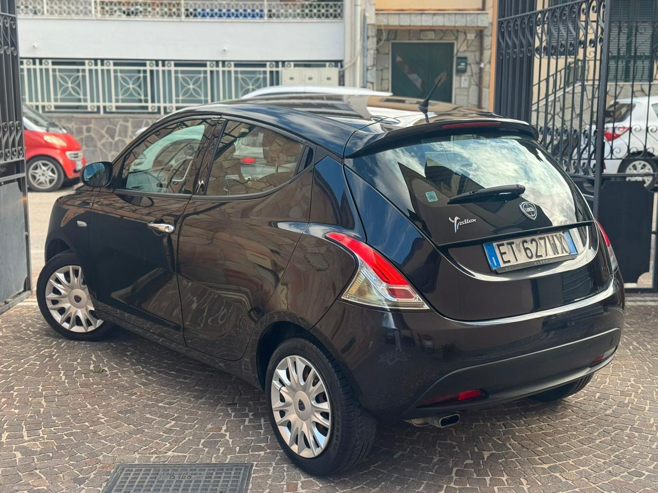 Ypsilon 1.2 69 CV 5P SeS Platinum