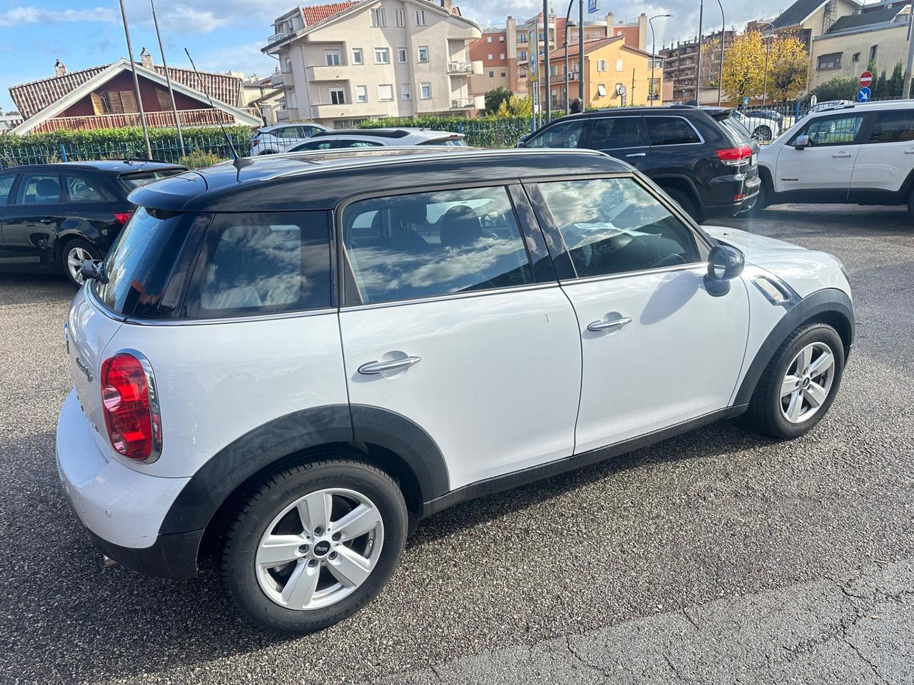 Mini Cooper D Countryman Mini 1.6 Cooper D Countryman 2016 km 82.000 doppio tetto panoramico