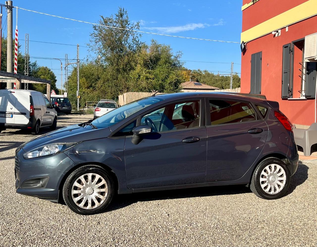 Ford Fiesta 1.4 5 porte Benzina e GPL