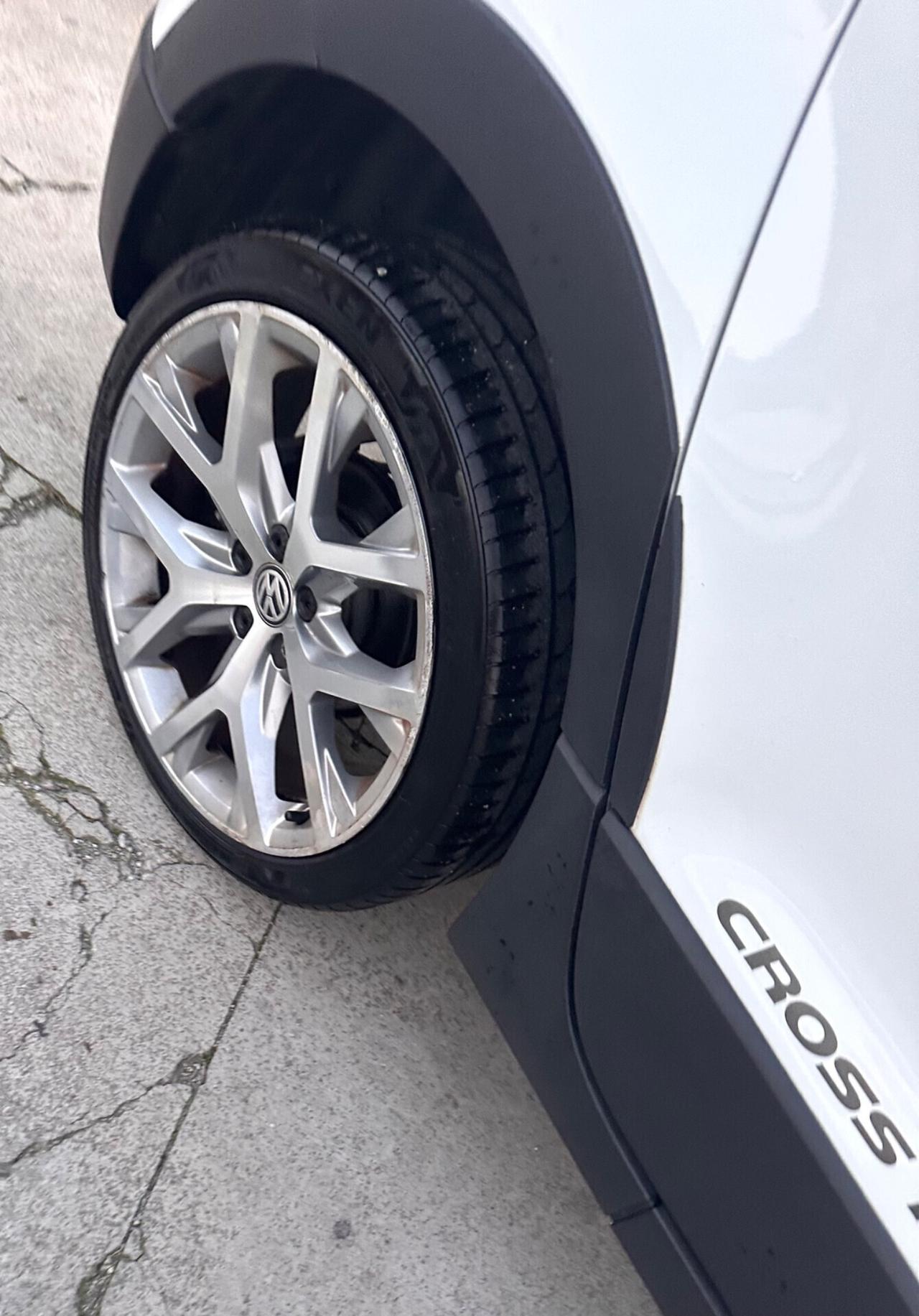 Volkswagen Polo CROSS 1.4 TDI 90 CV 5p. Highline BlueM