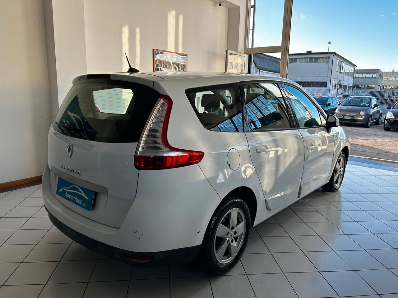 Renault Scénic 1.5 dCi 7 POSTI 2010
