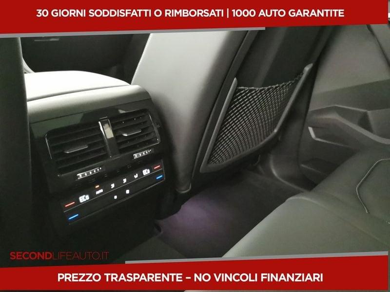 Volkswagen Touareg 3.0 V6 tdi scr R-Line 286cv auto